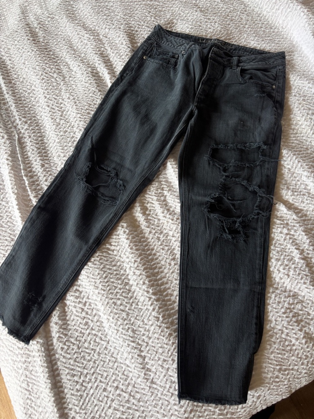 American Eagle Baggy Distressed Jeans